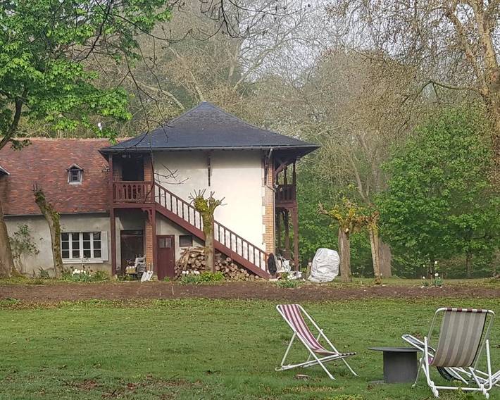 Location de vacances pour 9 personnes, avec Terrasse et Jardin ainsi que Bassin pour enfant et Vue à Ouzouer-sur-Trézée