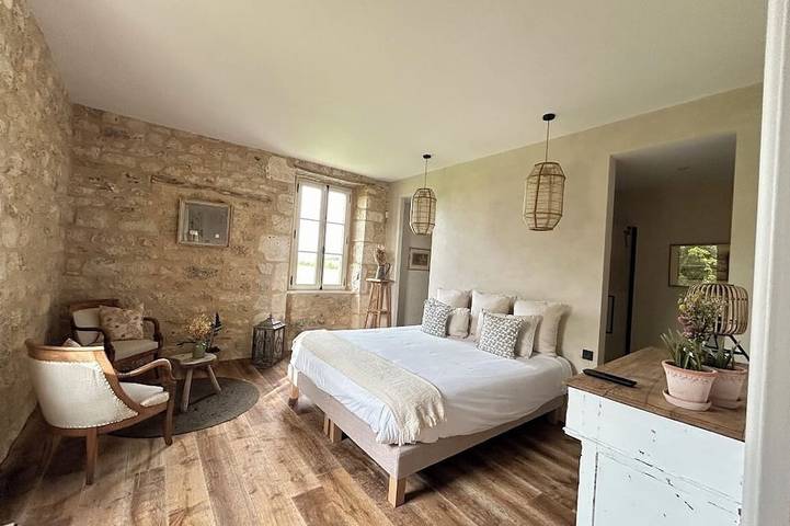 Gîte pour 10 personnes, avec jardin à Livers-Cazelles - 4