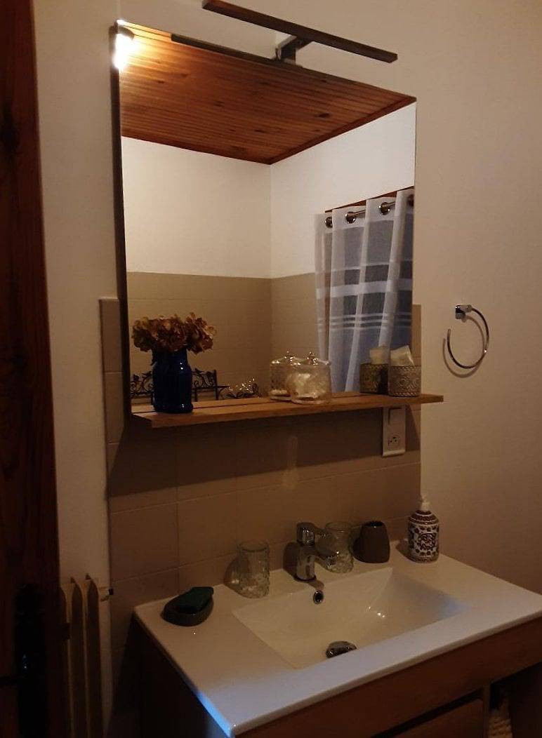La Maison des Roses - Chambre Zéphirine in Saint-Jodard, Région de Roanne