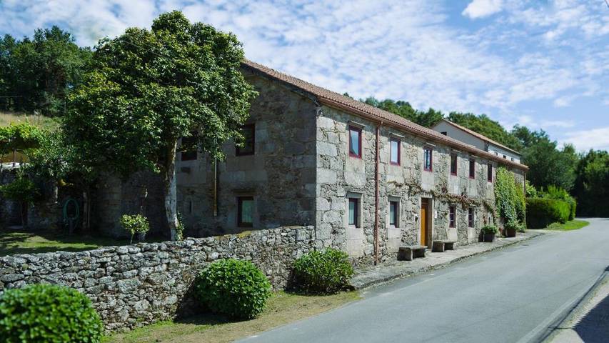 Casa de vacaciones para 14 personas, con vistas además de jardín y piscina - 1