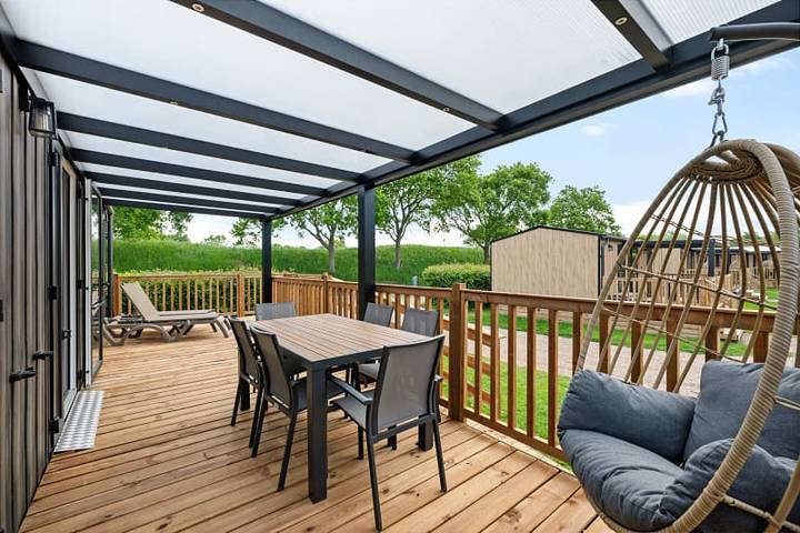 Camping für 6 Personen, mit Balkon/Terrasse und Terrasse sowie Seeblick in Südholland - 3