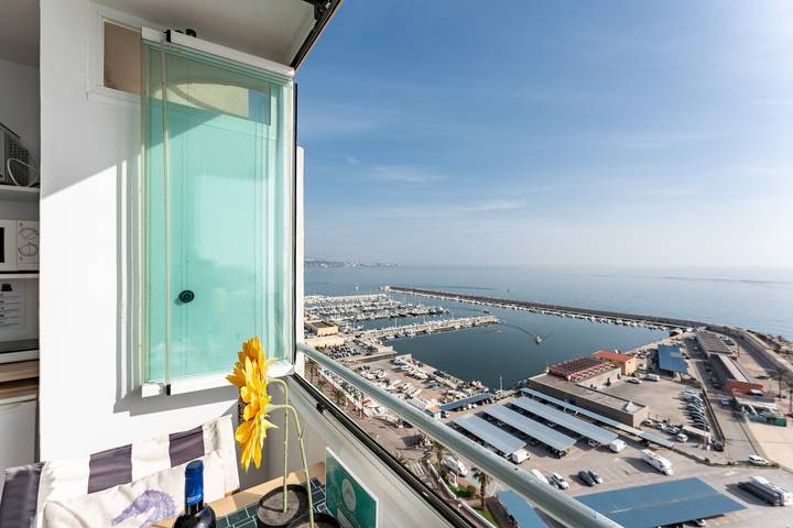 Apartamento entero, MalagaSuite Dolphin Beach in Fuengirola Centre, Fuengirola
