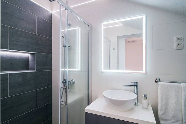 Villa Elin mit großem, privatem Pool in Seoca in Dalmatinisches Zagora
