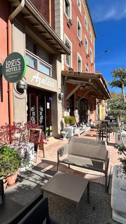 Logis Hôtel Restaurant Azalées in Tournon-sur-Rhône, Région de Tournon-sur-Rhône