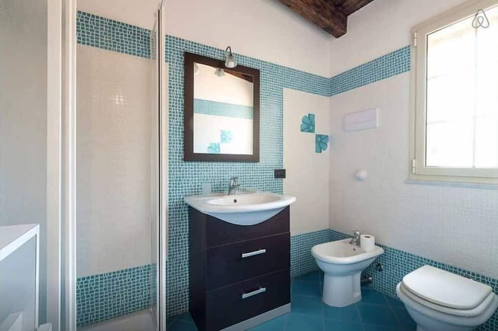 **** Rumah Saya ****  Balinese house by the sea in Campofelice di Roccella, Provincia di Palermo