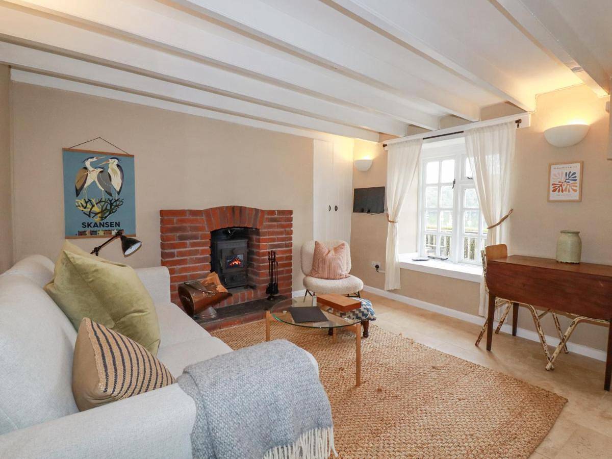 Waterside Cottage in Cornwall