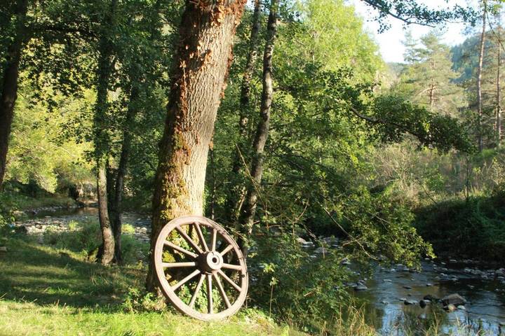 Camping pour 2 personnes, avec vue et jardin, animaux acceptés