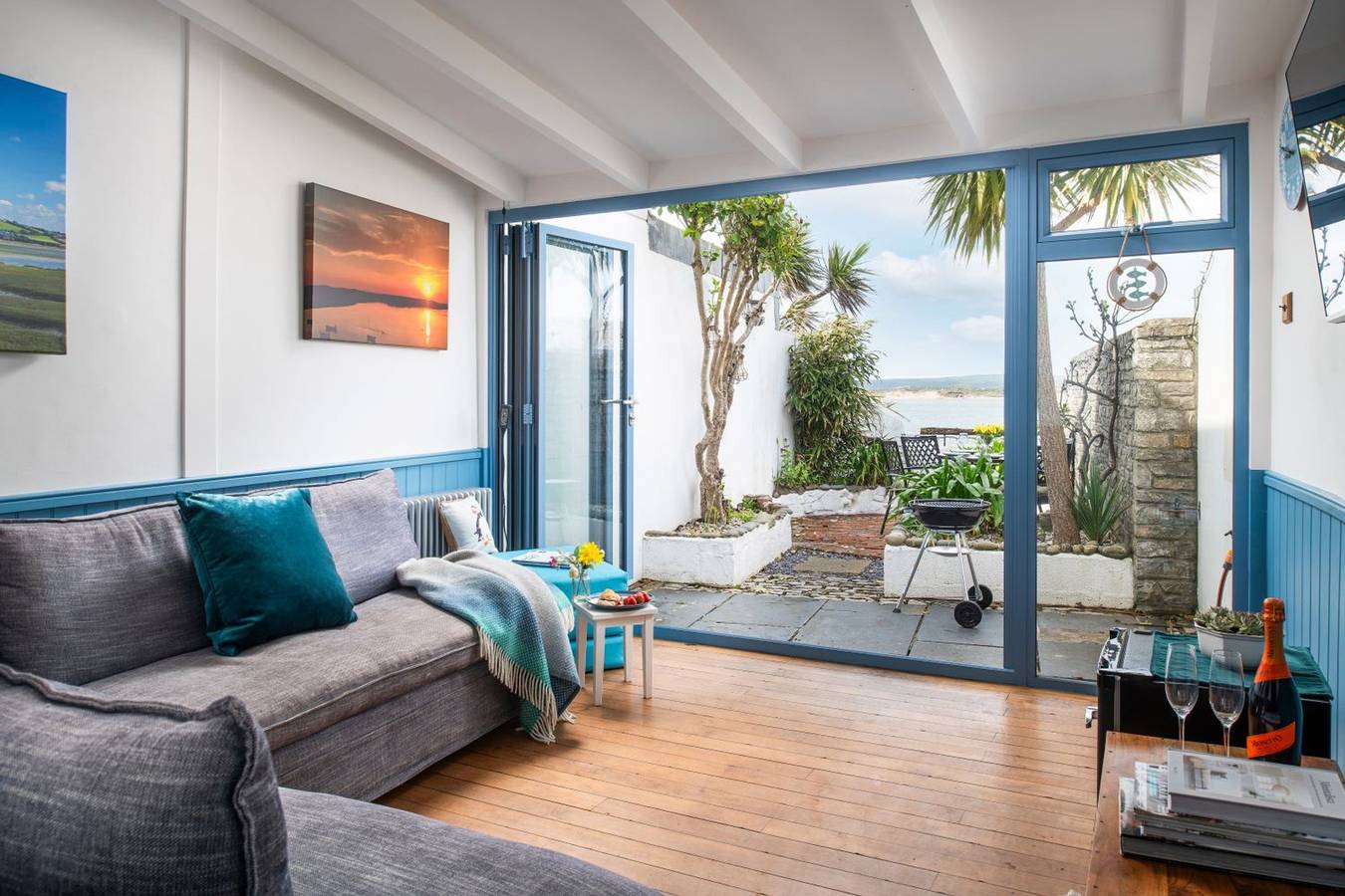 2 Bed cottage in a fantastic sea front setting in Appledore, Devon