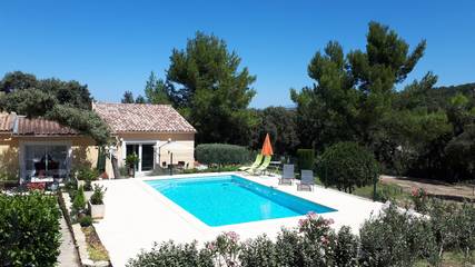 Gîte pour 5 personnes, avec piscine et jardin à Plan-d'Orgon