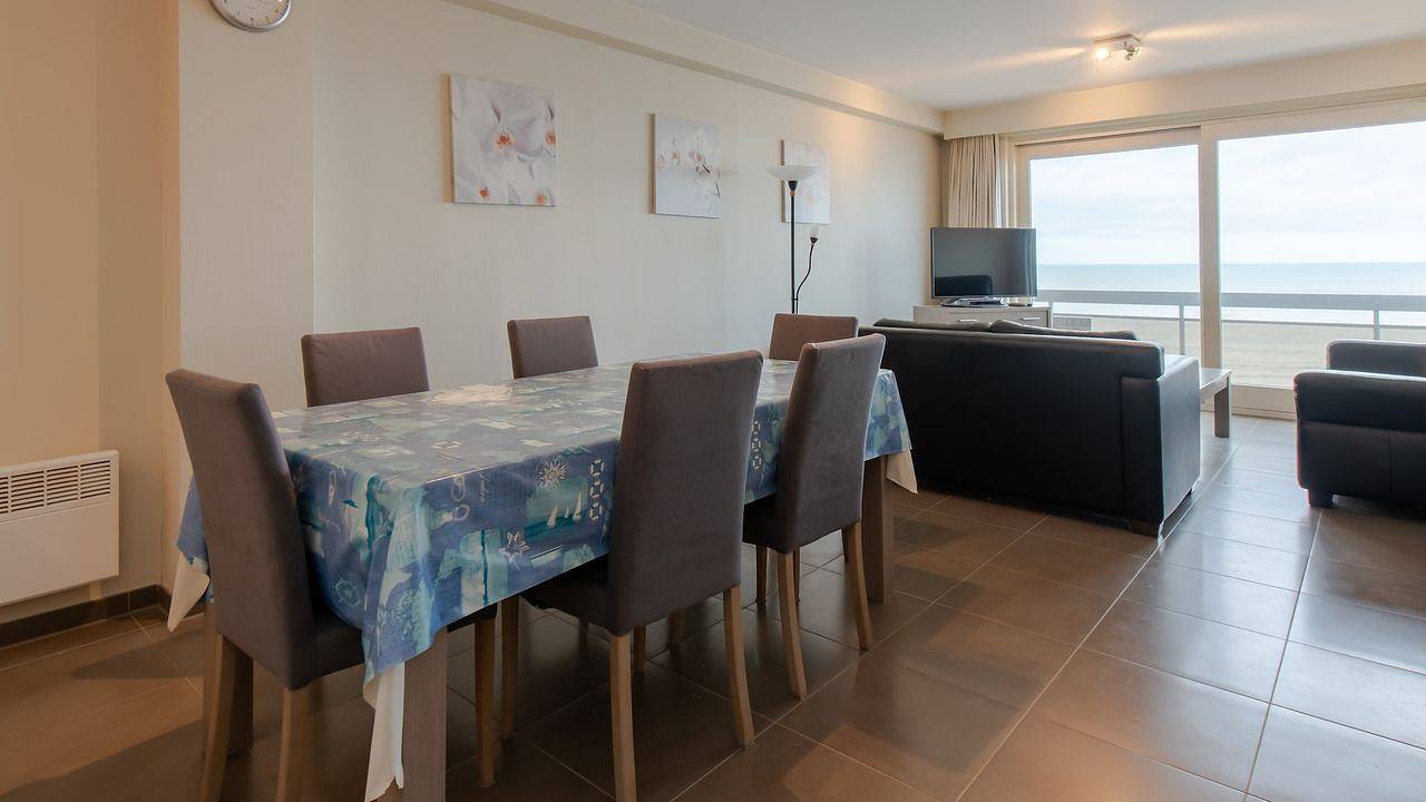 Geheel vakantieappartement, Vakantieappartement voor 6 personen met balkon in Middelkerke, Belgische Kust
