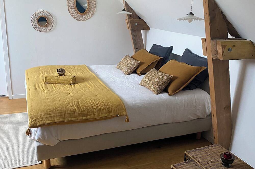 Le Logis de la Lettre - Guest house with outdoor swimming pool in Tinténiac, Saint-Malo region