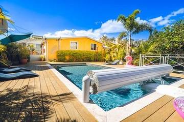 Chambre d’hôte pour 2 personnes, avec jardin et jacuzzi ainsi que bassin pour enfant et piscine à Le Tampon (Réunion)
