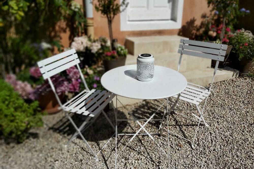 Ganze Wohnung, Very charming studio in Lyon on a \"Cosy & Romantic\" courtyard in Lyon, Rhône