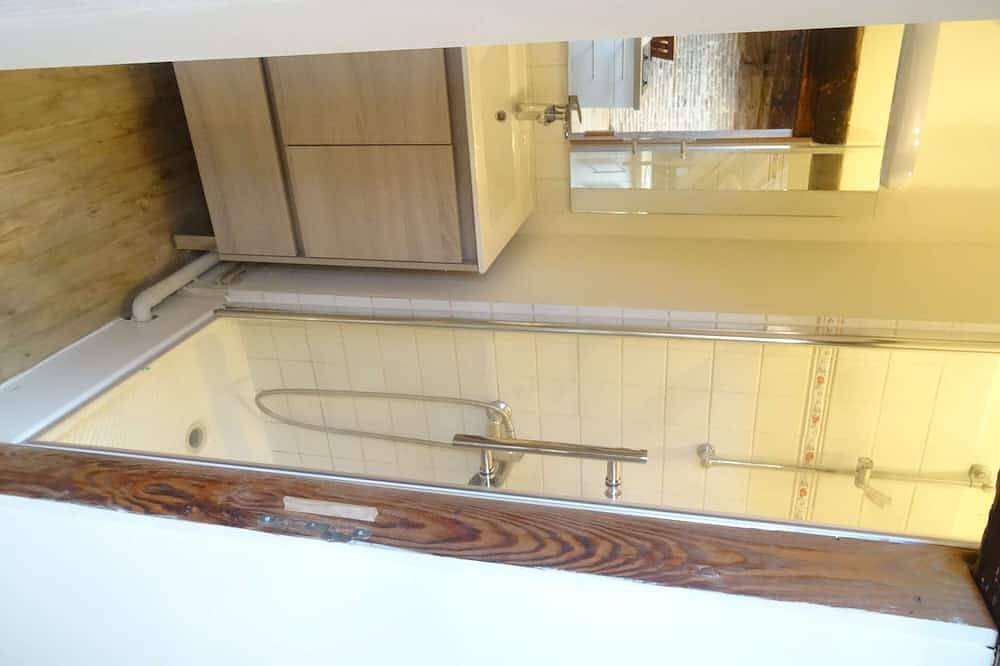 Entire apartment, Charming studio \"Le Colombier\" - Habitation Saint-Clar Historic Center - Wifi / Netflix in Bergerac, Périgord Pourpre