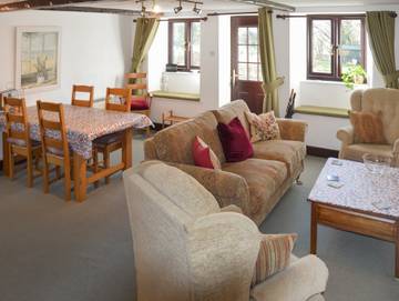 Holiday Home for 5 People in Lyme Regis, Jurassic Coast, Photo 2