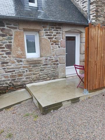 Gîte pour 2 personnes, avec jardin ainsi que terrasse et vue, animaux acceptés à Minihy-Tréguier
