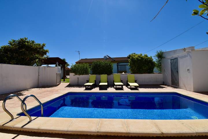 Villa für 10 Personen, mit Garten und Pool