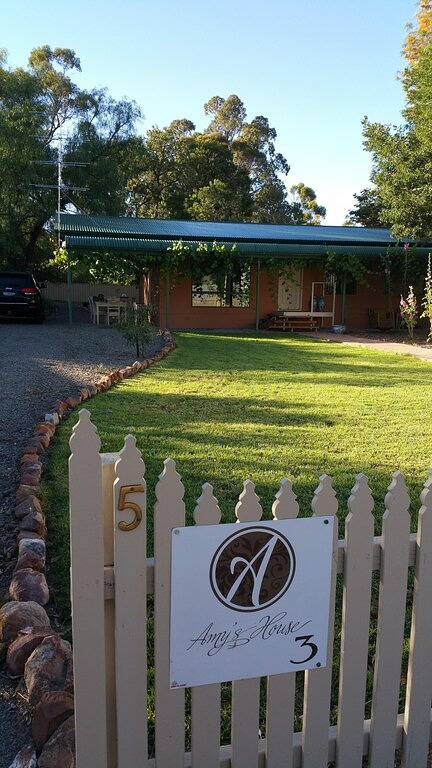 Bed and breakfast for 6 people, with garden and hot tub in South Australia