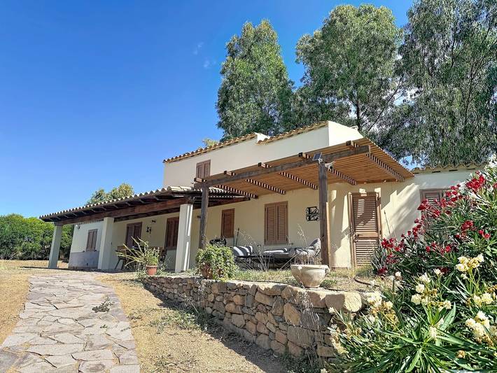 Maison de vacances pour 4 personnes, avec Terrasse ainsi que Jardin et Vue dans Spiaggia di Feraxi