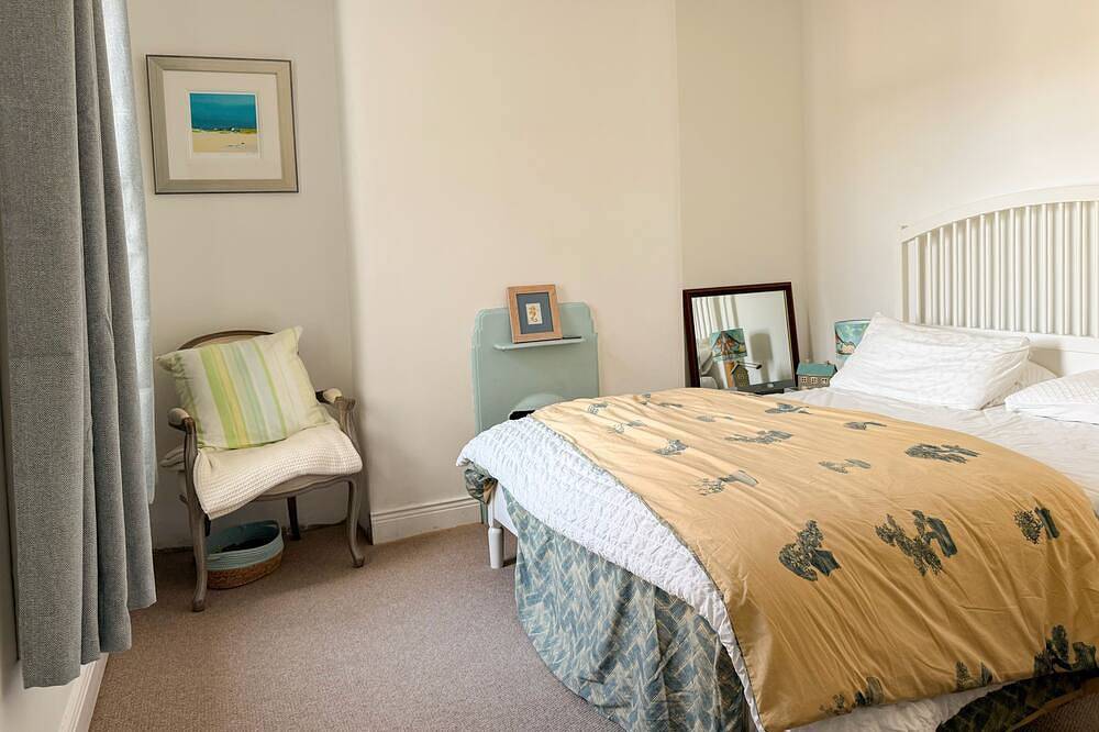 Amazing location, 1930s Family home in the centre of Galway City. in Galway, County Galway