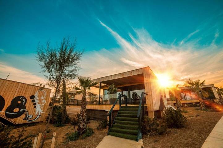 Station pour 4 personnes, avec terrasse ainsi que vue et piscine à Gajac - 3