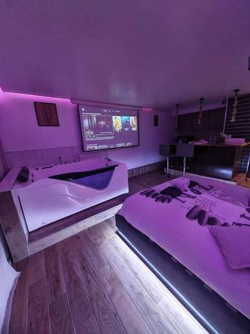 Gîte pour 2 personnes, avec terrasse et jacuzzi dans Temple du Donon