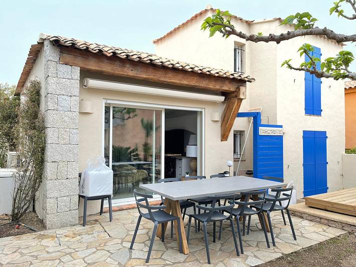 Gîte pour 8 personnes, avec piscine ainsi que jardin et balcon à Lecci - 2