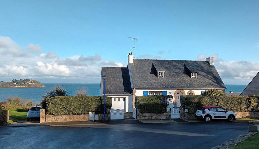 Gîte pour 4 personnes, avec Jardin et Vue à Louannec