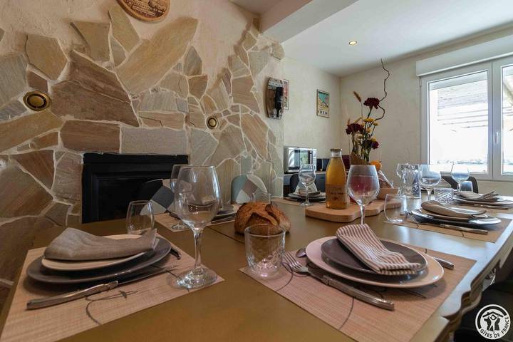 Gîte pour 8 personnes, avec piscine ainsi que jardin et terrasse à Saint-Félix-Lauragais - 4