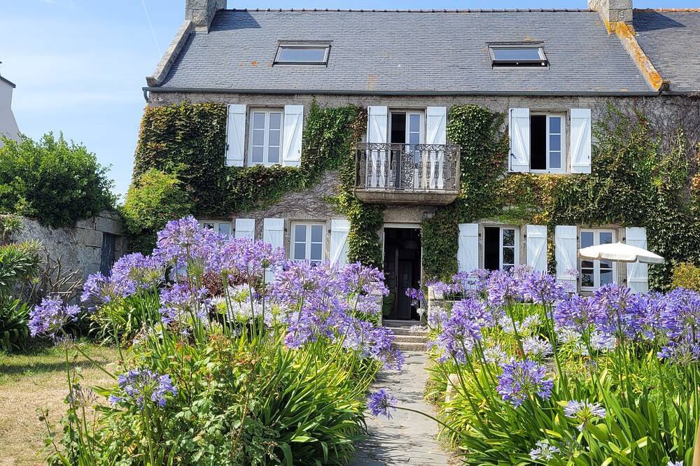 Maison de capitaine avec une vue exceptionnelle, plein Sud, face à la mer in Île de Batz, Ceinture Dorée