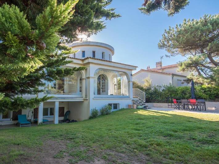 Location de vacances pour 15 personnes, avec terrasse et jardin dans Plage de l'Ermitage - 2