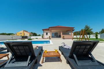 Ferienhaus für 8 Personen in Petrcane, Zadar, Bild 2