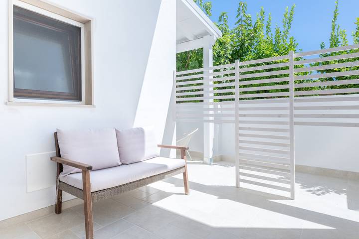 Entire apartment, Room 'Piano Terra' with Private Garden, Wi-Fi and Air Conditioning in Pulsano, Gulf of Taranto