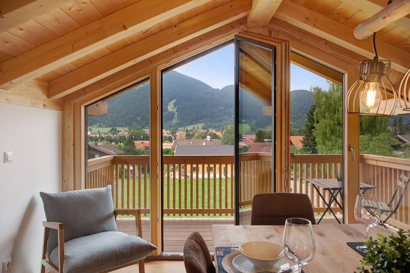 Apartamento entero, Apartamento Meditz con vistas a la montaña, balcón y Wi-Fi in Unterammergau, Alpes Bávaros