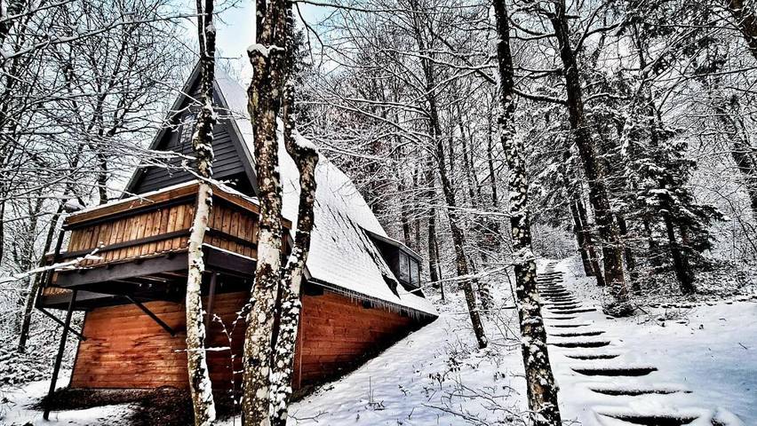 Chalet voor 5 personen, with zwembad and terras as well as uitzicht in Durbuy