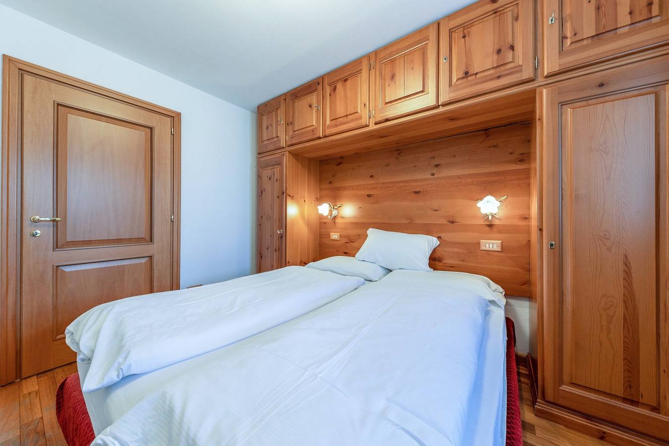 Entire apartment, Apartment "Ciasa Sommavilla Calendula" with Mountain View, Shared Garden & Wi-Fi in San Giovanni di Fassa, Dolomiti Superski