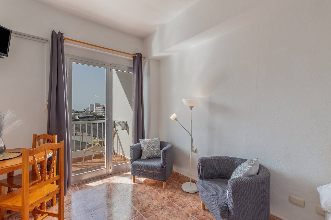 Estudio entero, Estudio 'Martin - 31' con vistas al mar, balcón y Wi-Fi in Puerto Naos, Los Llanos de Aridane