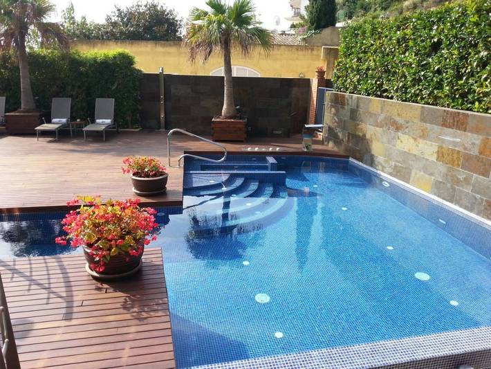 Hotel for 2 people, with hot tub and pool as well as garden and terrace - 1