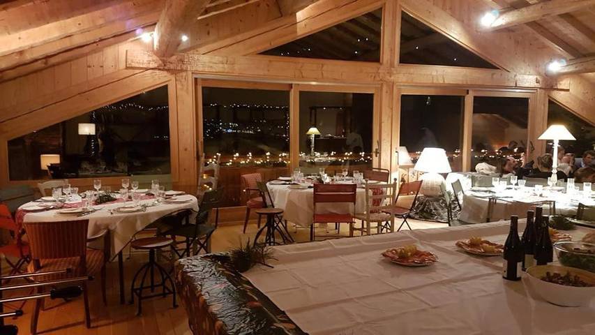 Maison pour 13 personnes, avec Balcon et Terrasse ainsi que Jardin et Vue à Bozel