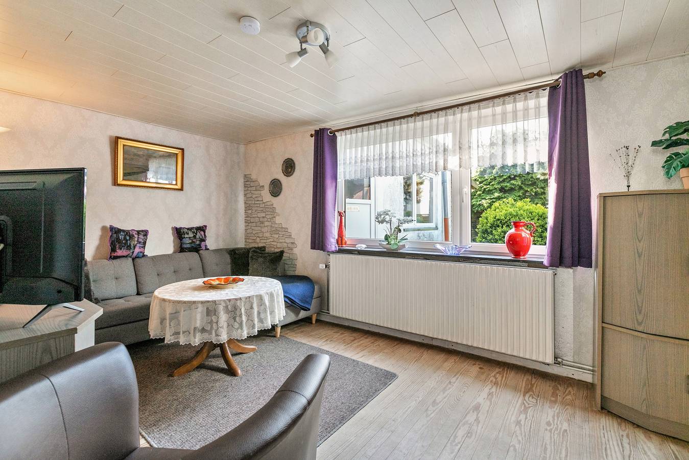 Ganze Wohnung, Ferienwohnung 'Lüddes Fischerhuus' mit privater Terrasse, privatem Garten und Wi-Fi in Husum Hafen, Husum