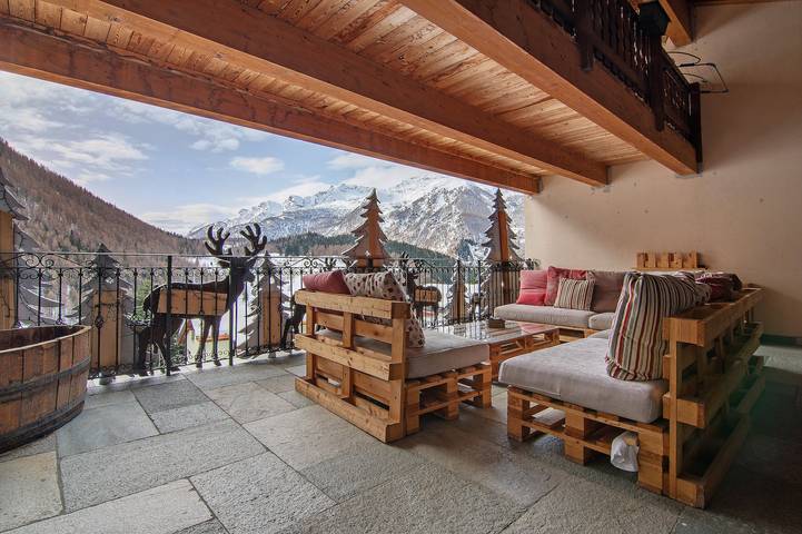 Hotel Apartamento "Residence Larice Bianco N4" com vista para a montanha e terraço partilhado in Fraciscio, Campodolcino