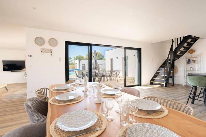 Gîte pour 8 personnes, avec terrasse et piscine à Le Bernard - 3