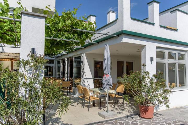 Hotel für 3 Personen, mit Pool und Garten sowie Ausblick