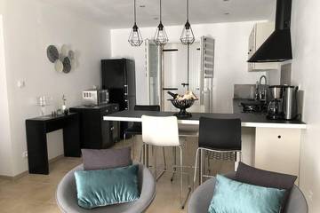 Cottage pour 6 personnes, avec terrasse et jardin à Afa
