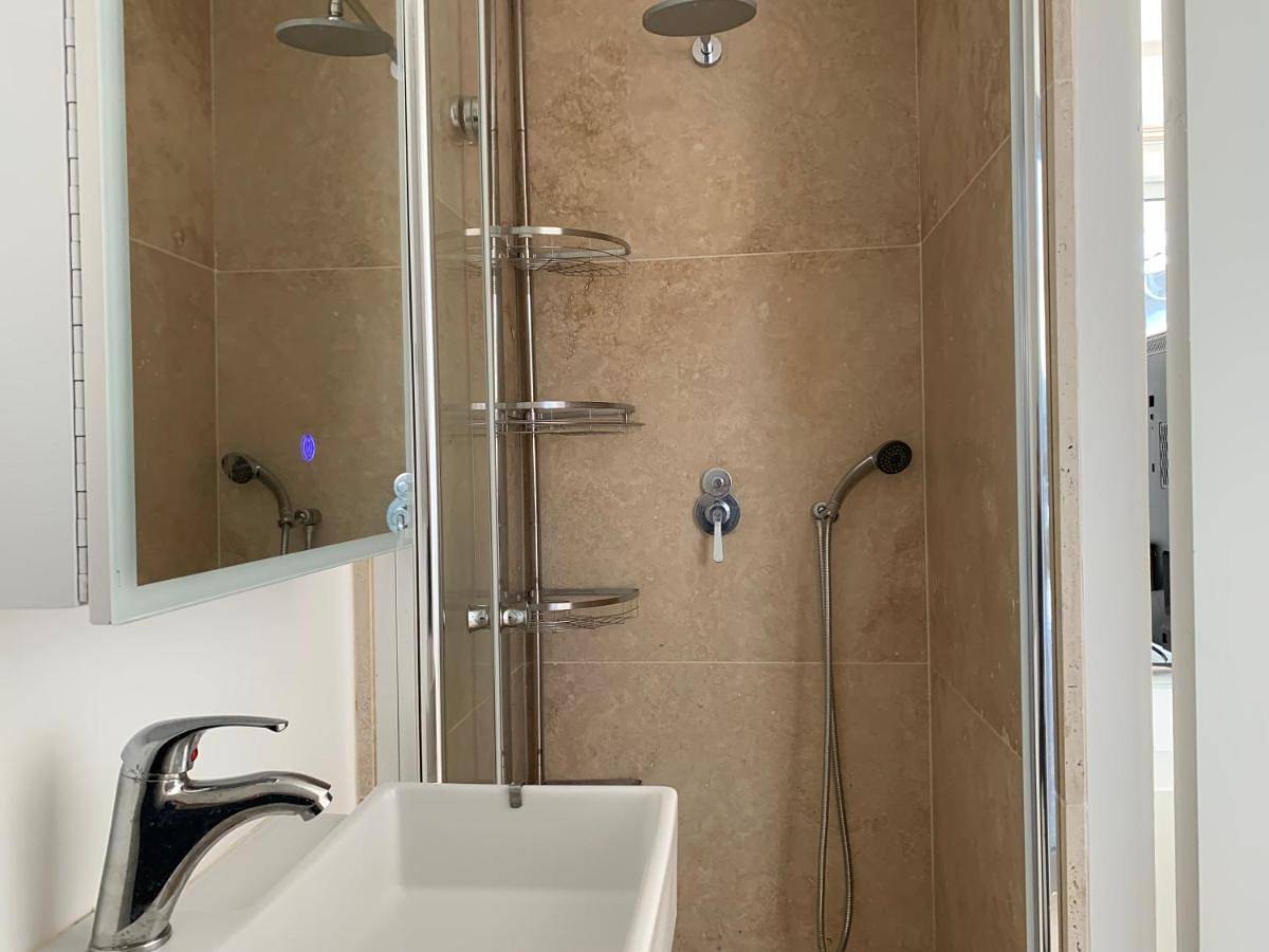 Double Room with Private Bathroom in La Romieu, Gers