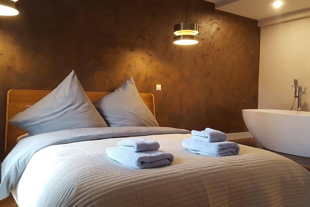 Ganze Wohnung, Immaculate Studio Apartment in Bremen City in Mitte Bremen, Bremen