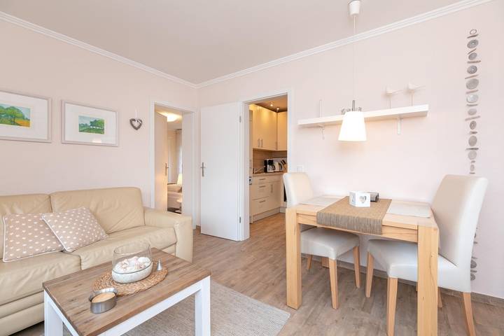 Ferienwohnung für 2 Personen, mit Garten und Terrasse, kinderfreundlich in Grömitz - 2