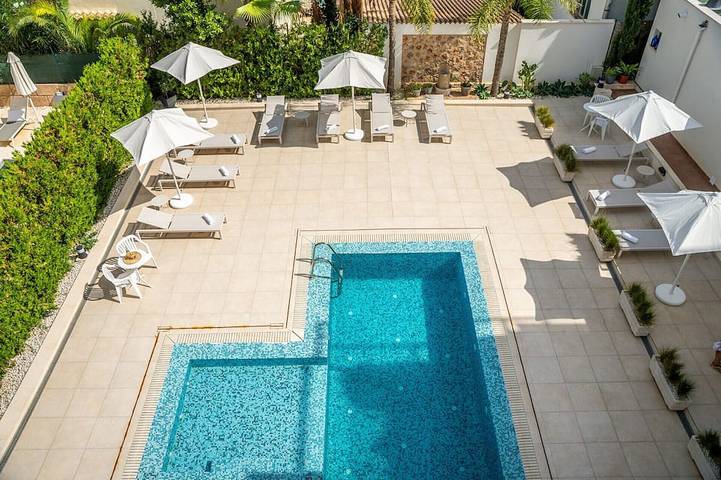 Holiday apartment for 2 people, with balcony and pool as well as garden - 1