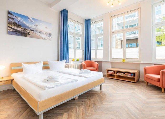 Ganze Wohnung, Große Fewo in 1. Reihe, Terrasse, Parkplatz, Wlan in Drei Kaiserbäder, Heringsdorf