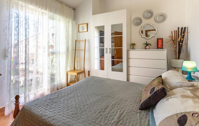 Sunny Retreat with Pool, Terrace & WiFi | 1.5km to Beach in La Zenia, Orihuela